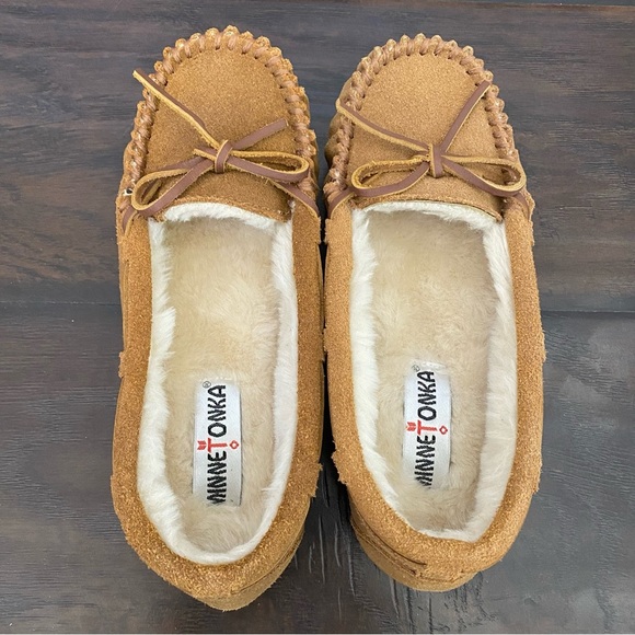 Minnetonka Women's Britt Trapper Cinnamon Color Furry Inside Slippers Size 5 - Picture 4 of 6